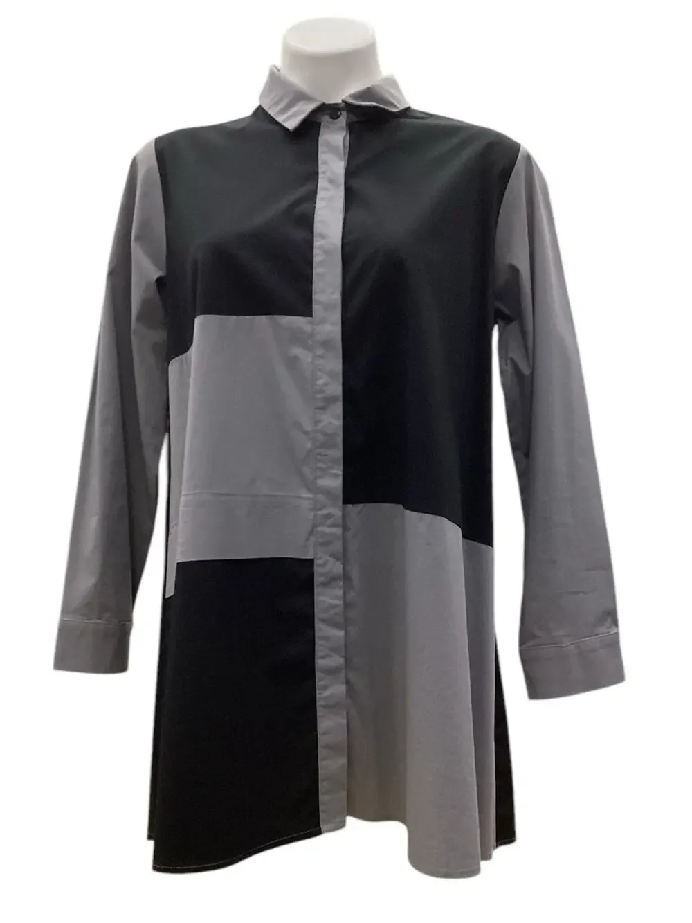 Comfy USA Women’s Top/ Tunic Size S Buttons Long Sleeves Gray And Black